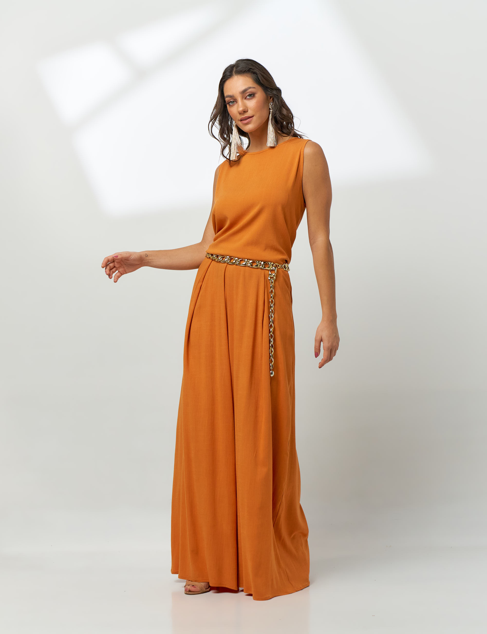 Calça Pantalona Linho Pregas Dendê