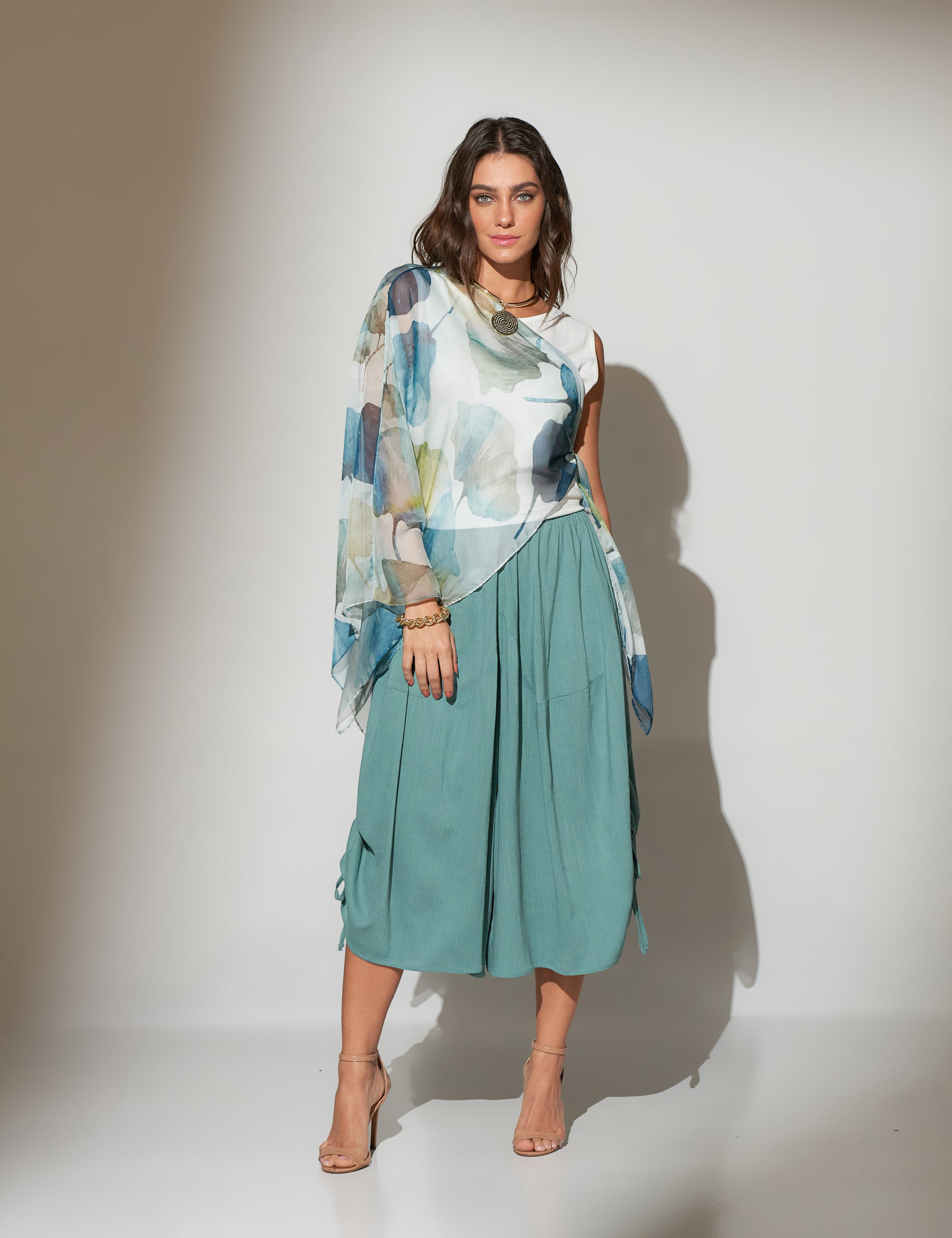 Calça Pantacourt Linho Mineral-U