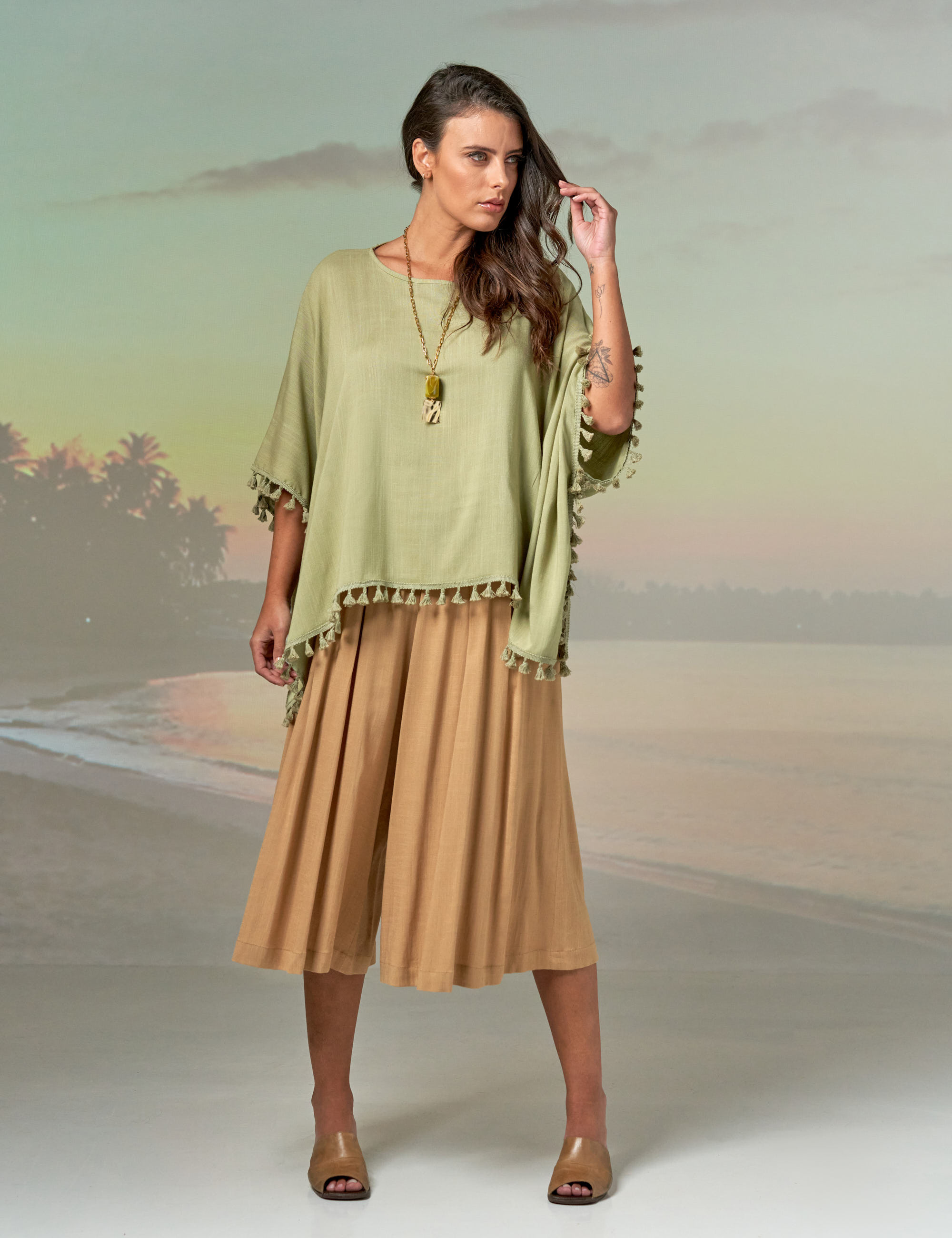 Calça Pantacourt Linho Areia