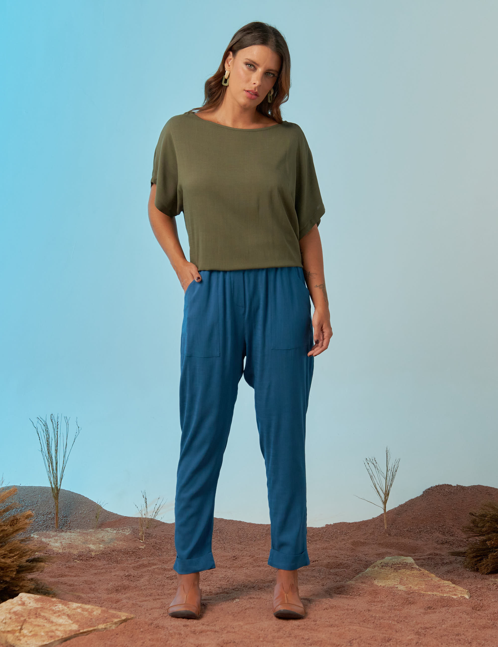 Calça Clássica Linho Azul Petróleo