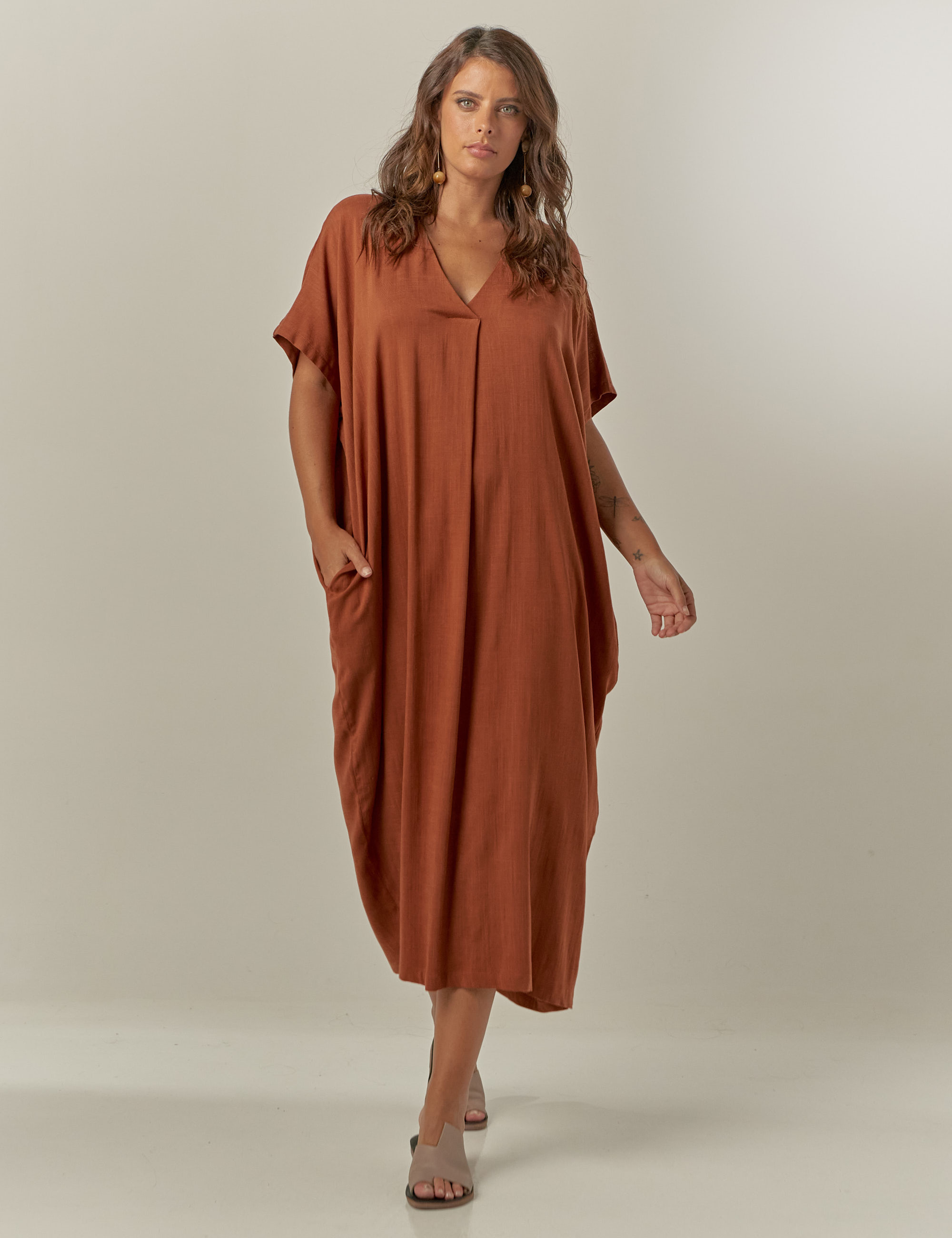 Vestido Linho Prega Terracota