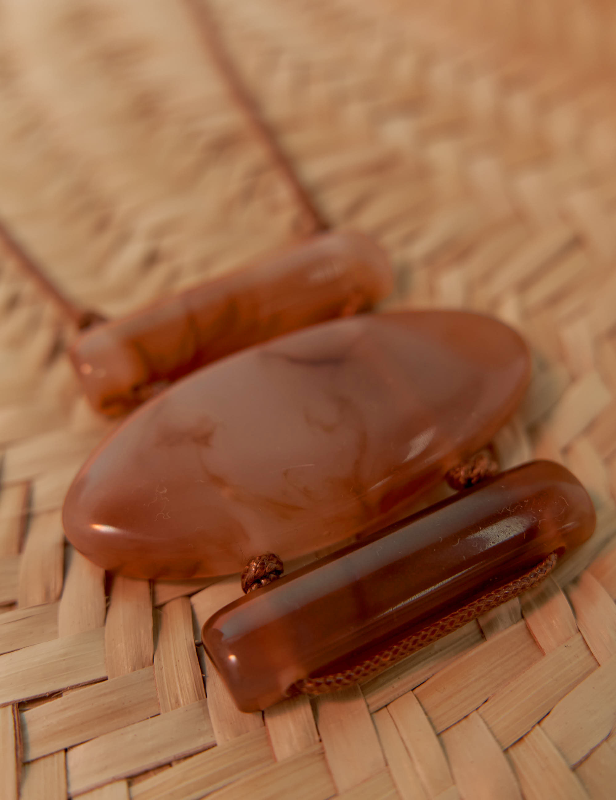 Colar Marmorizado Avelã