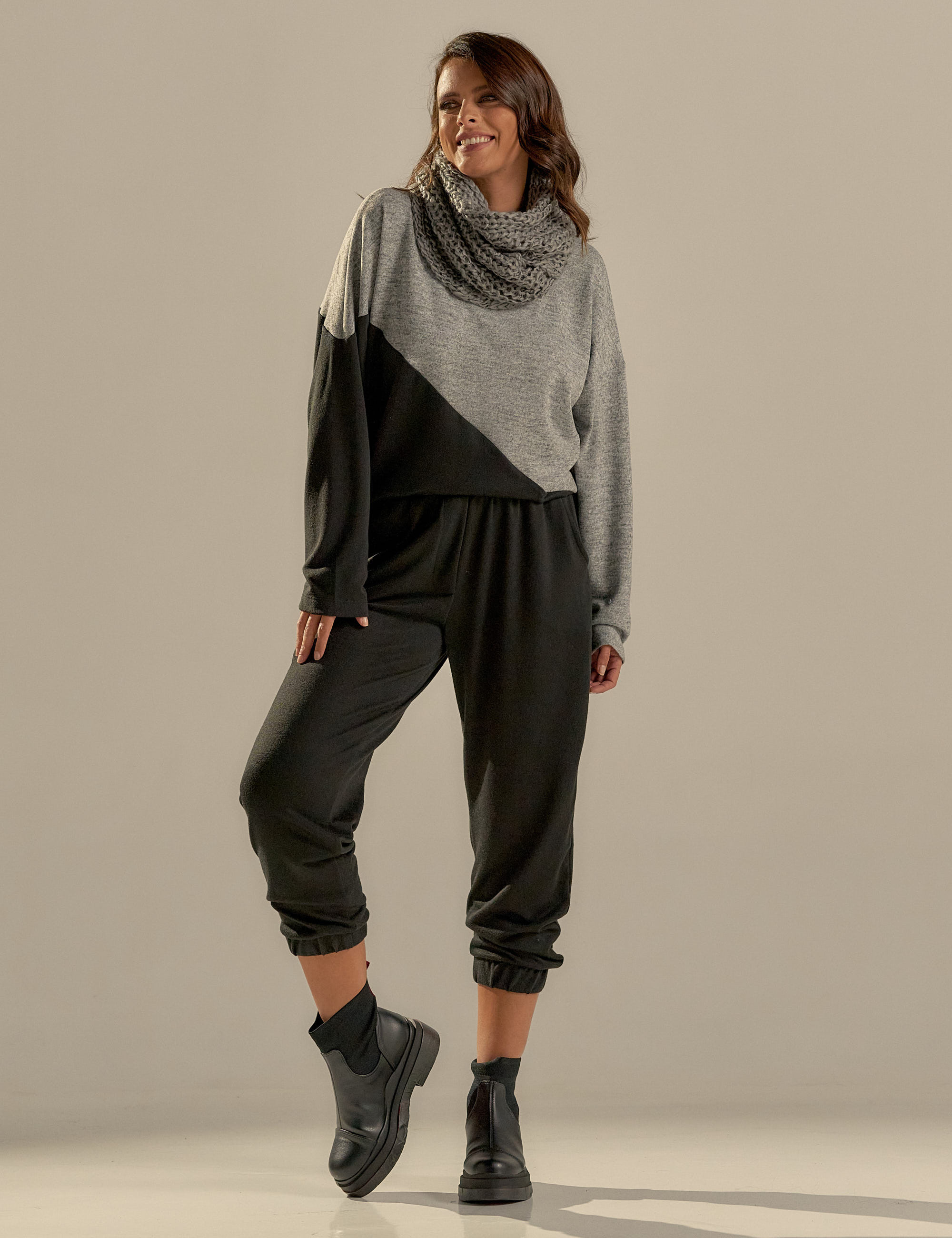 Blusa Diagonal Lã Cinza