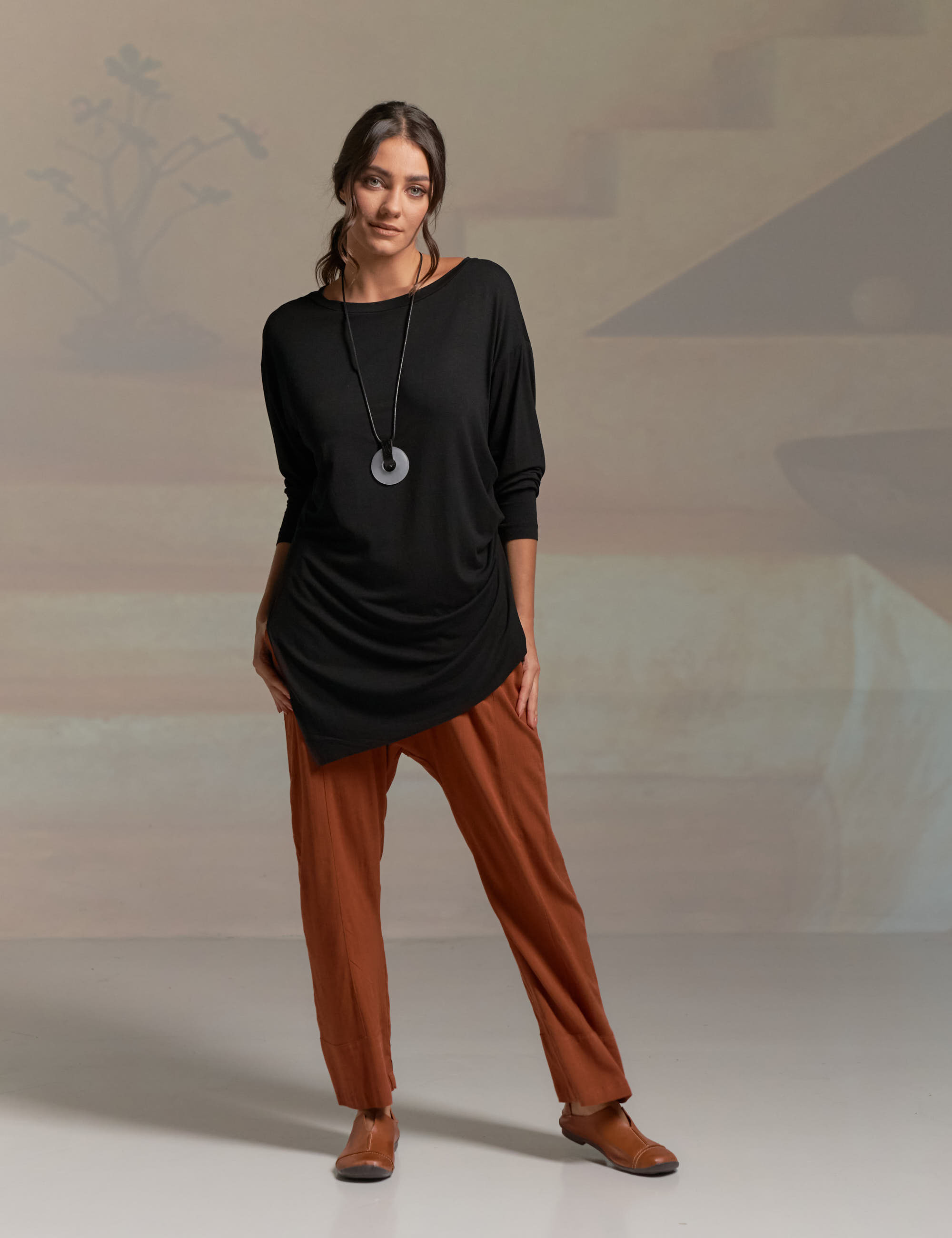 Blusa Assimétrica Malha Preta