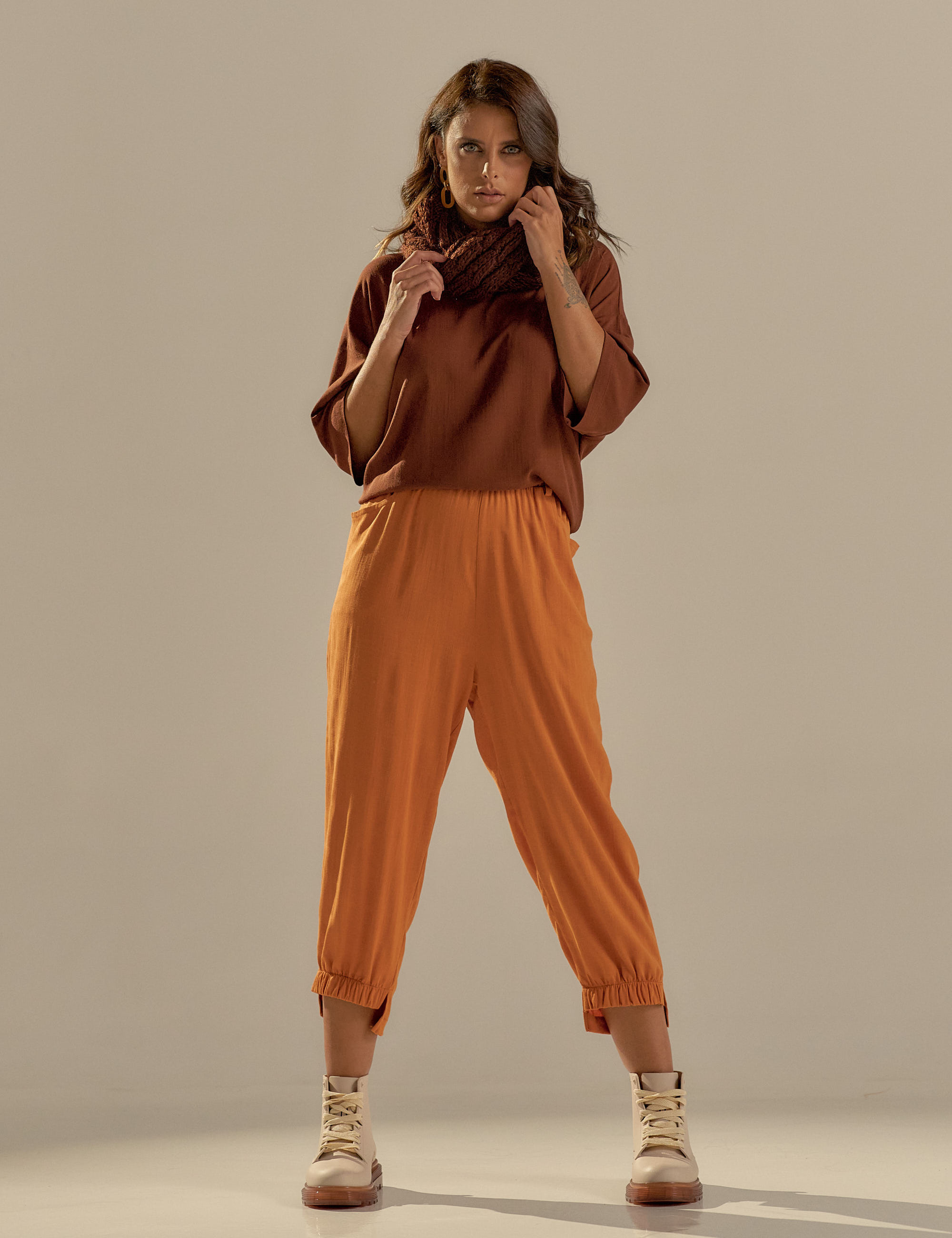 Blusa Canoa Linho Cacau