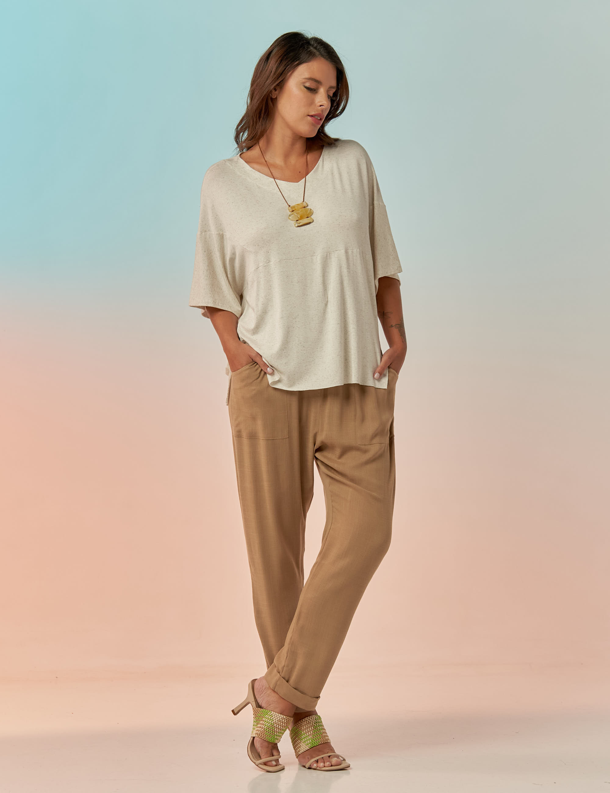 Calça Clássica Linho Bege Ovomaltine