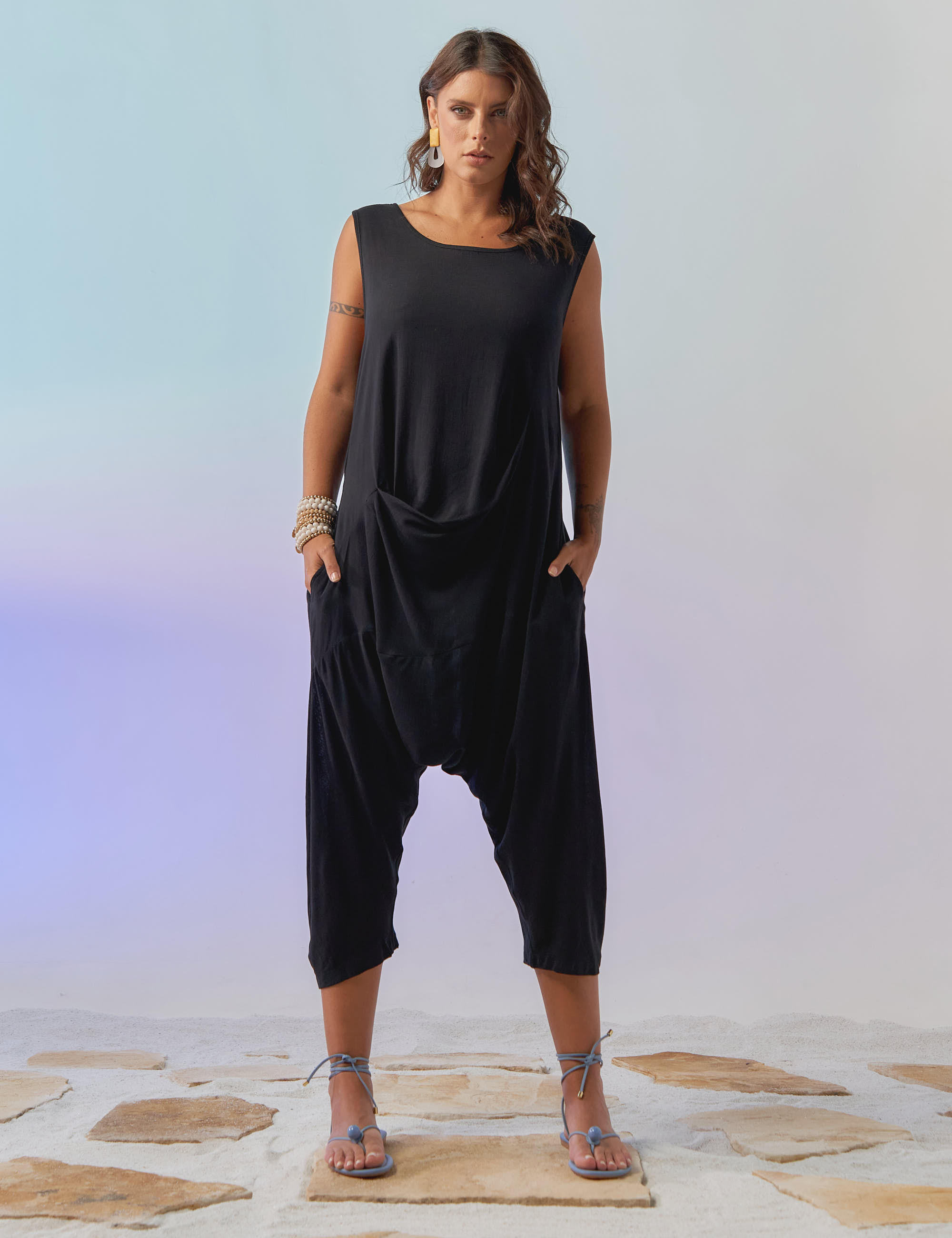 Macacão Saruel Linho Preto