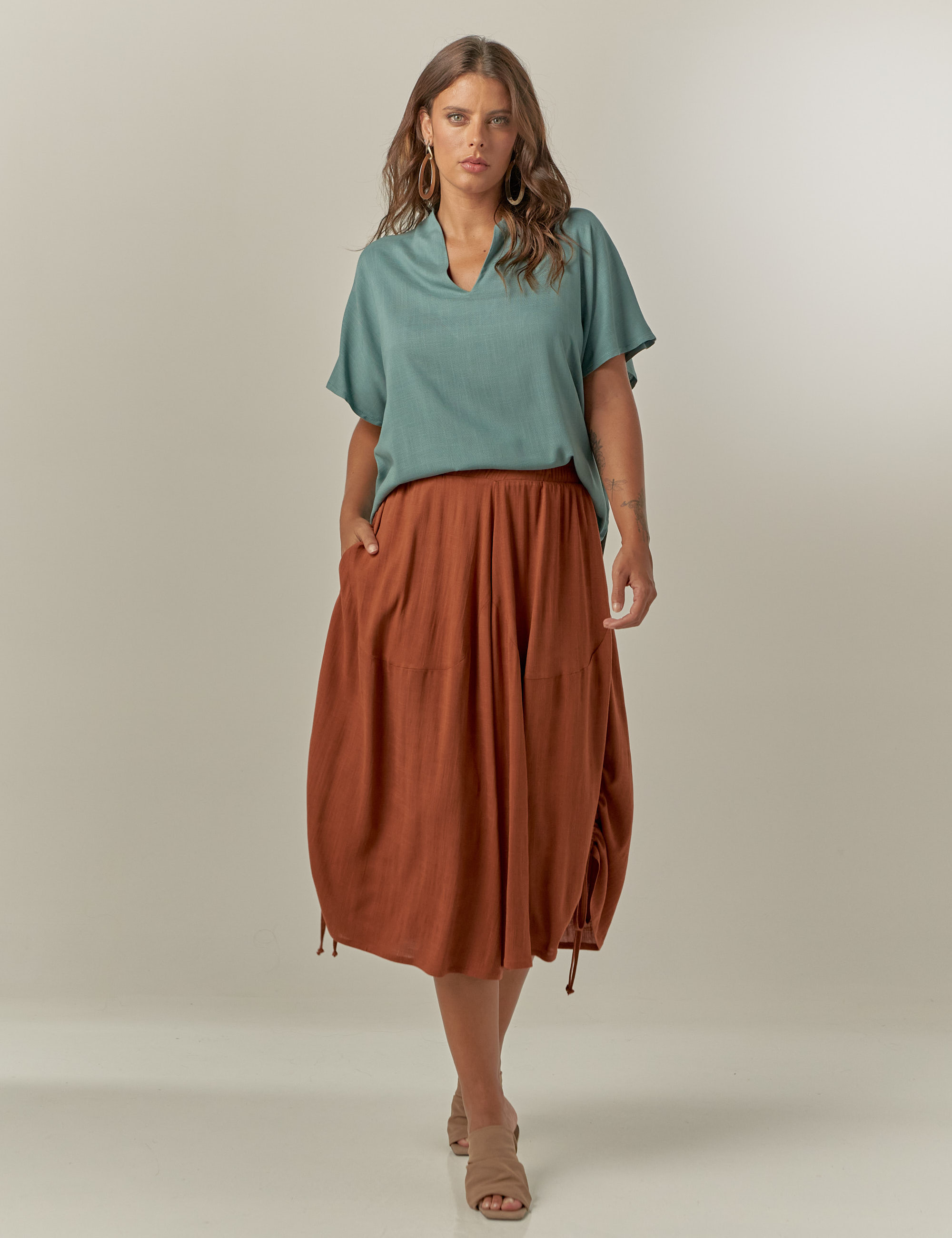 Blusa Gola Linho Porcelana