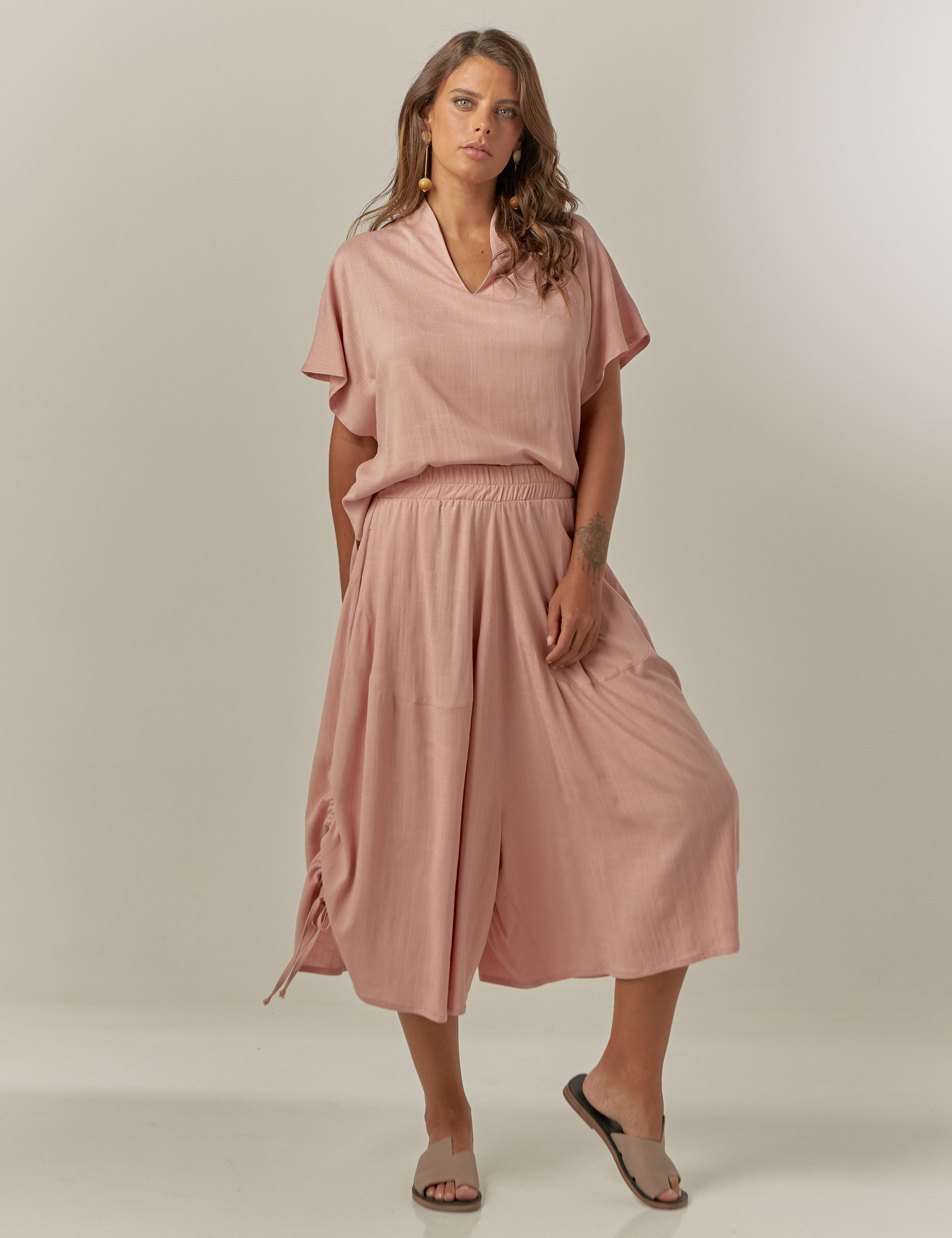 Blusa Gola Linho Camafeu