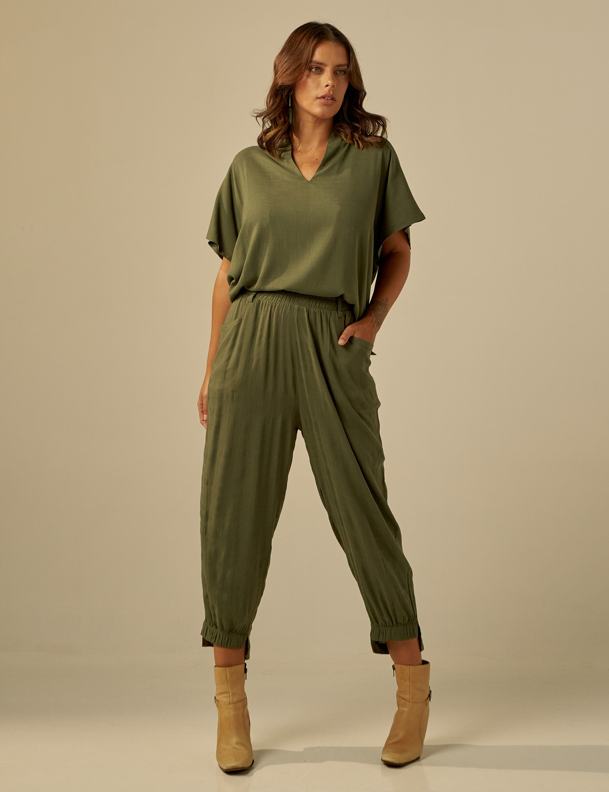 Blusa Gola Linho Musgo