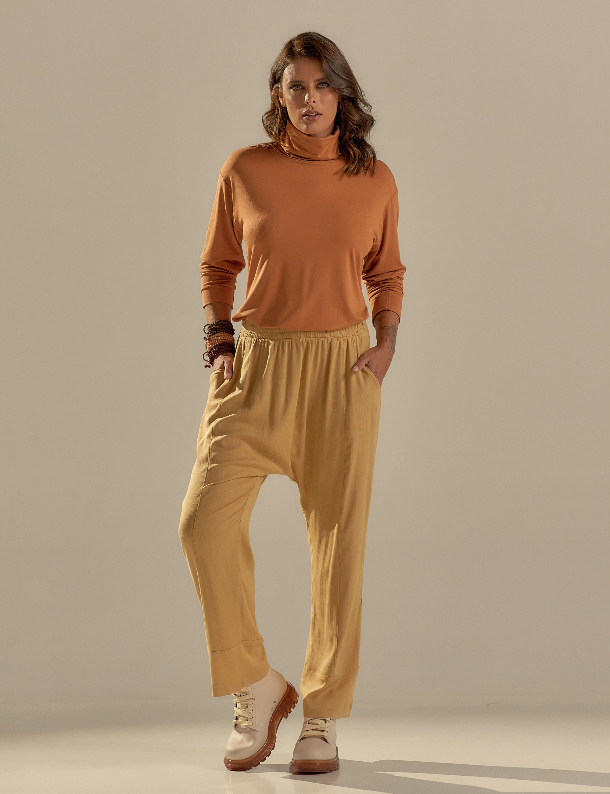 Blusa Gola Alta Argila