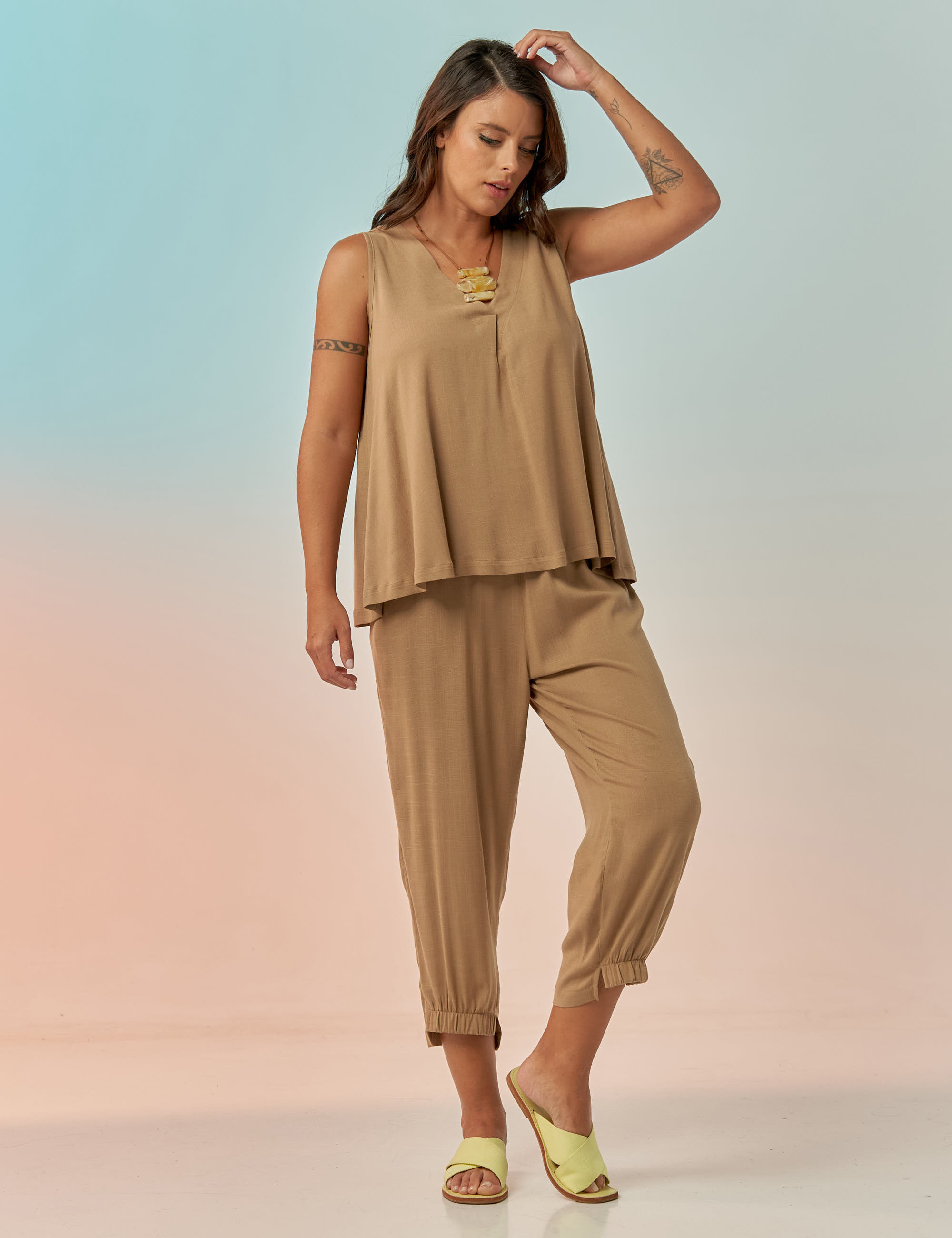 Blusa Linho Decote V Avelã