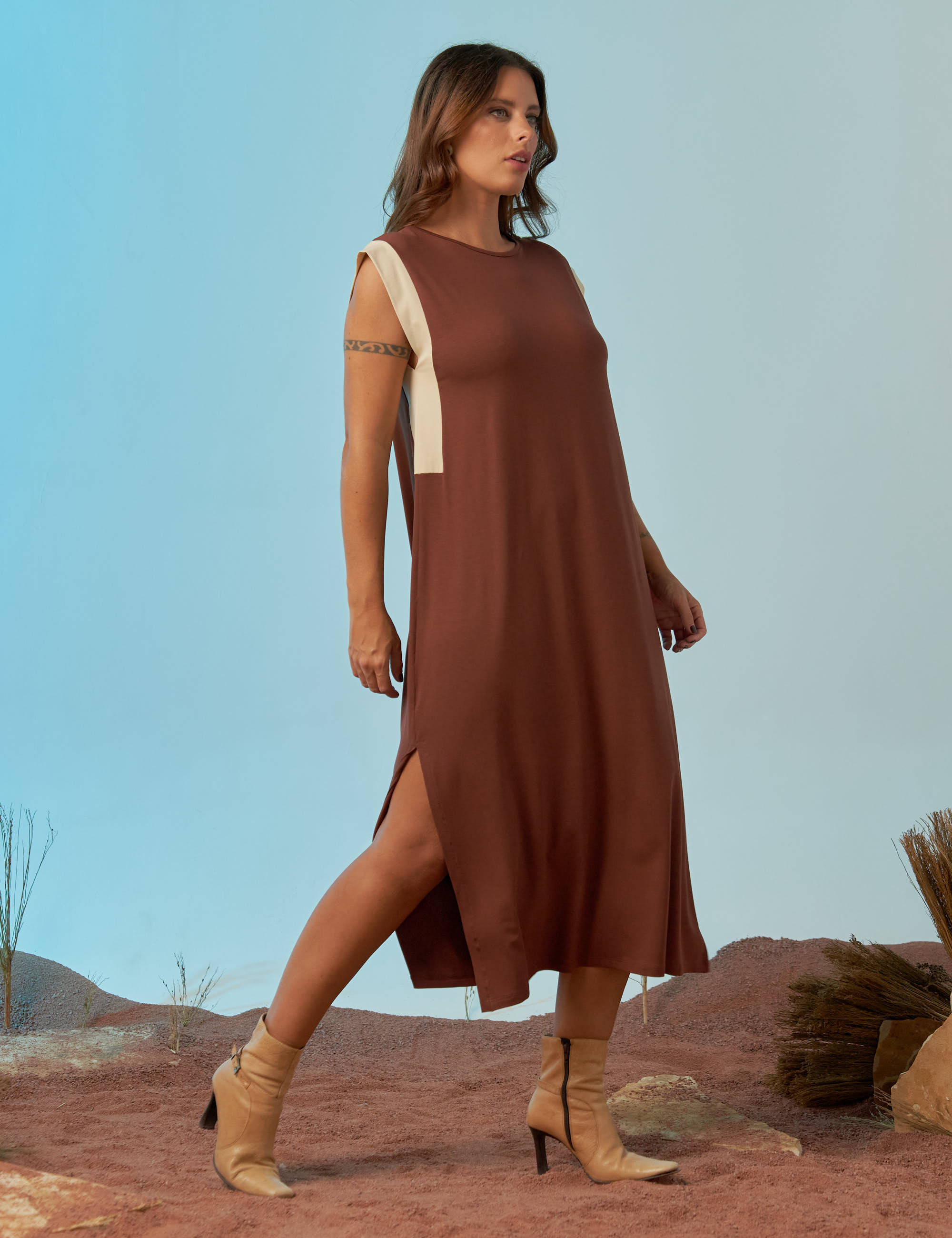 Vestido Fenda Bicolor Marrom Cacau