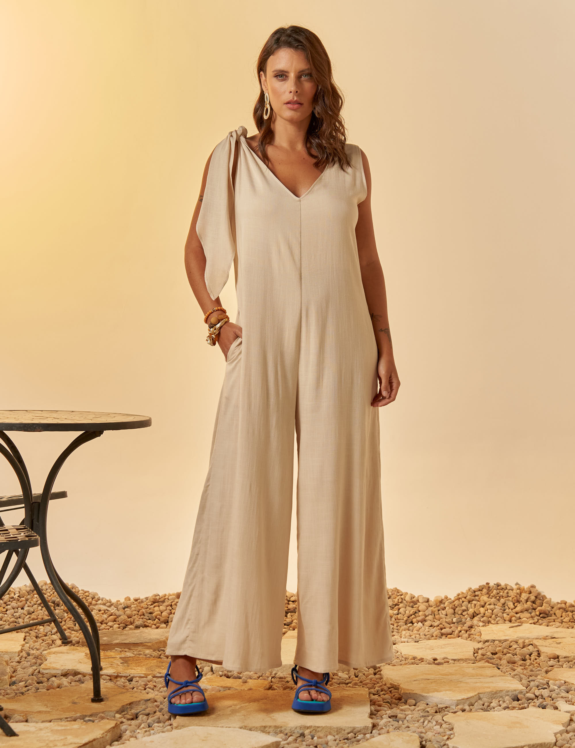 Macacão Alça Amarração Linho Trigo