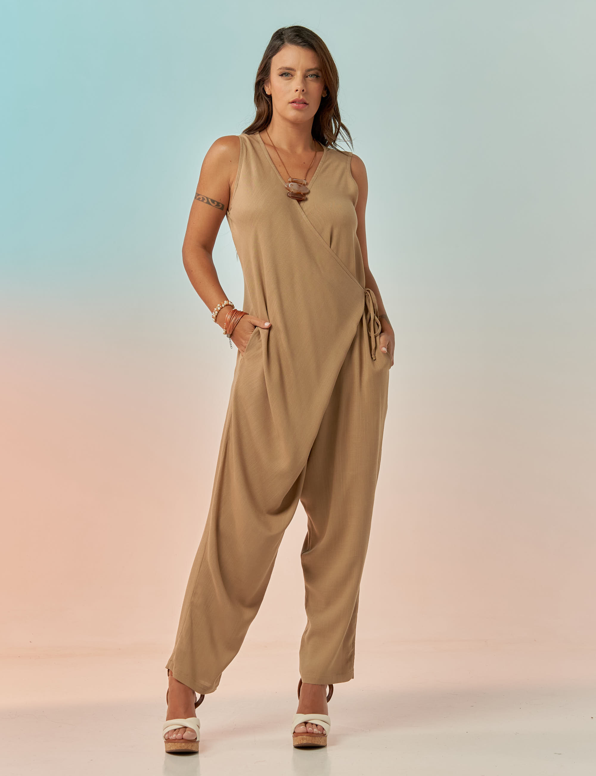 Macacão Pareô sem Manga Bege Avelã