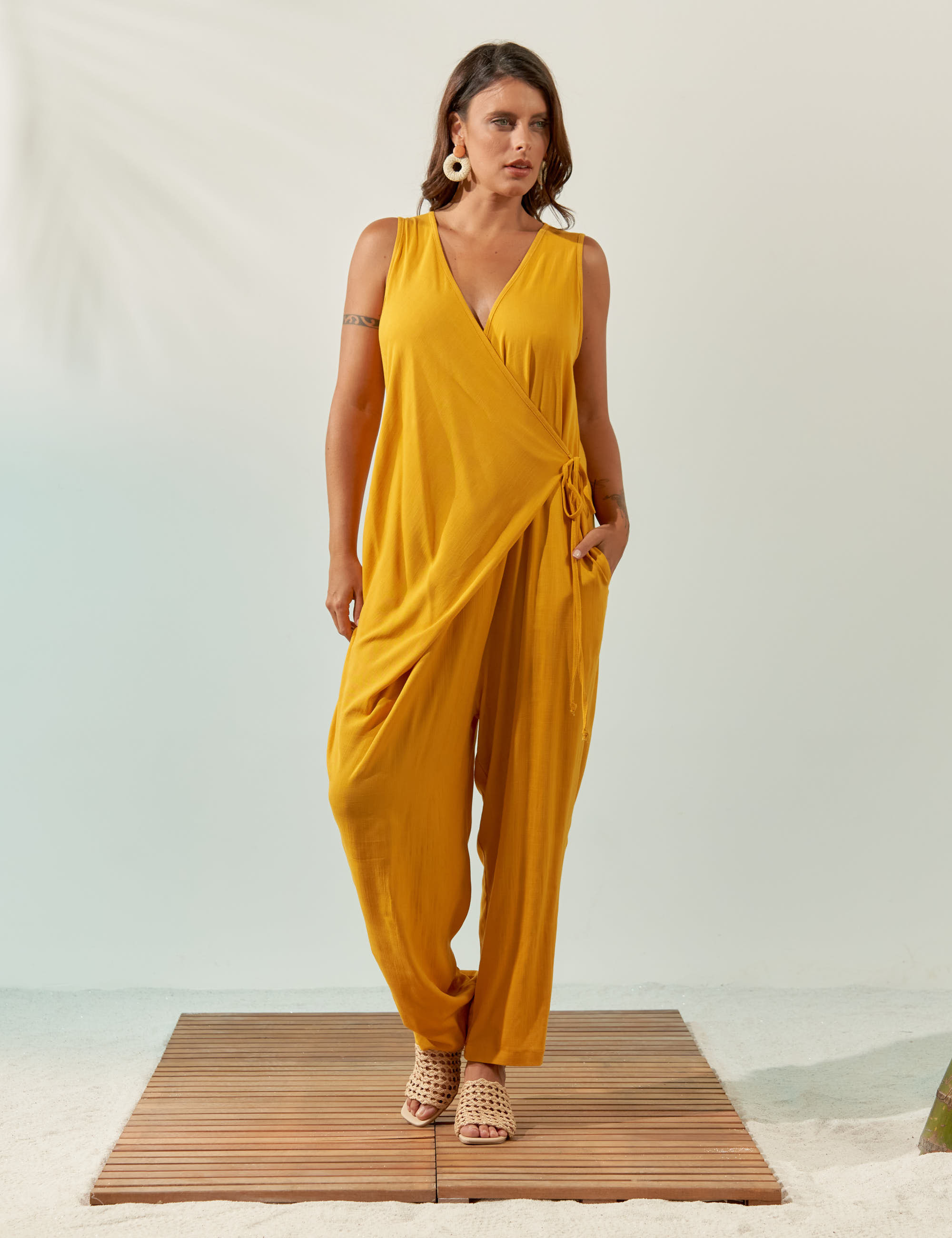 Macacão Pareô sem Manga Amarelo Mel