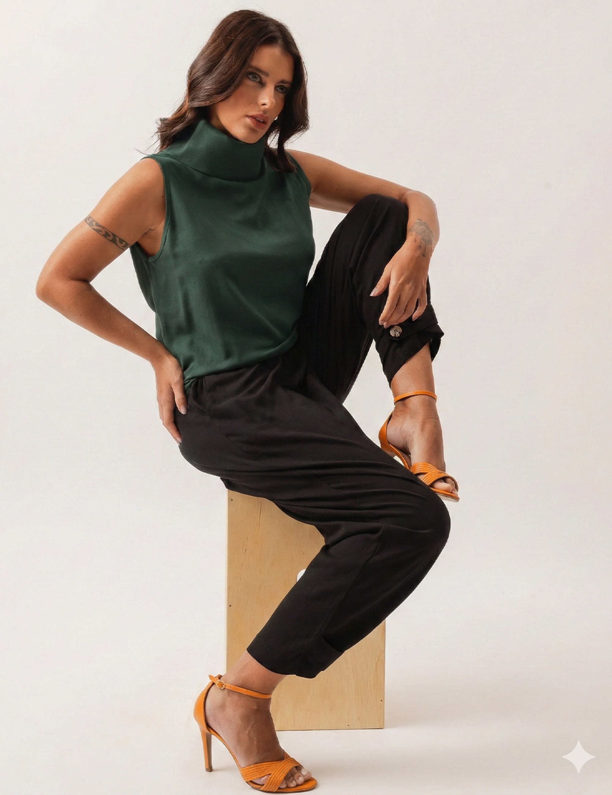 Blusa Linho Gola Alta Verde Sálvia