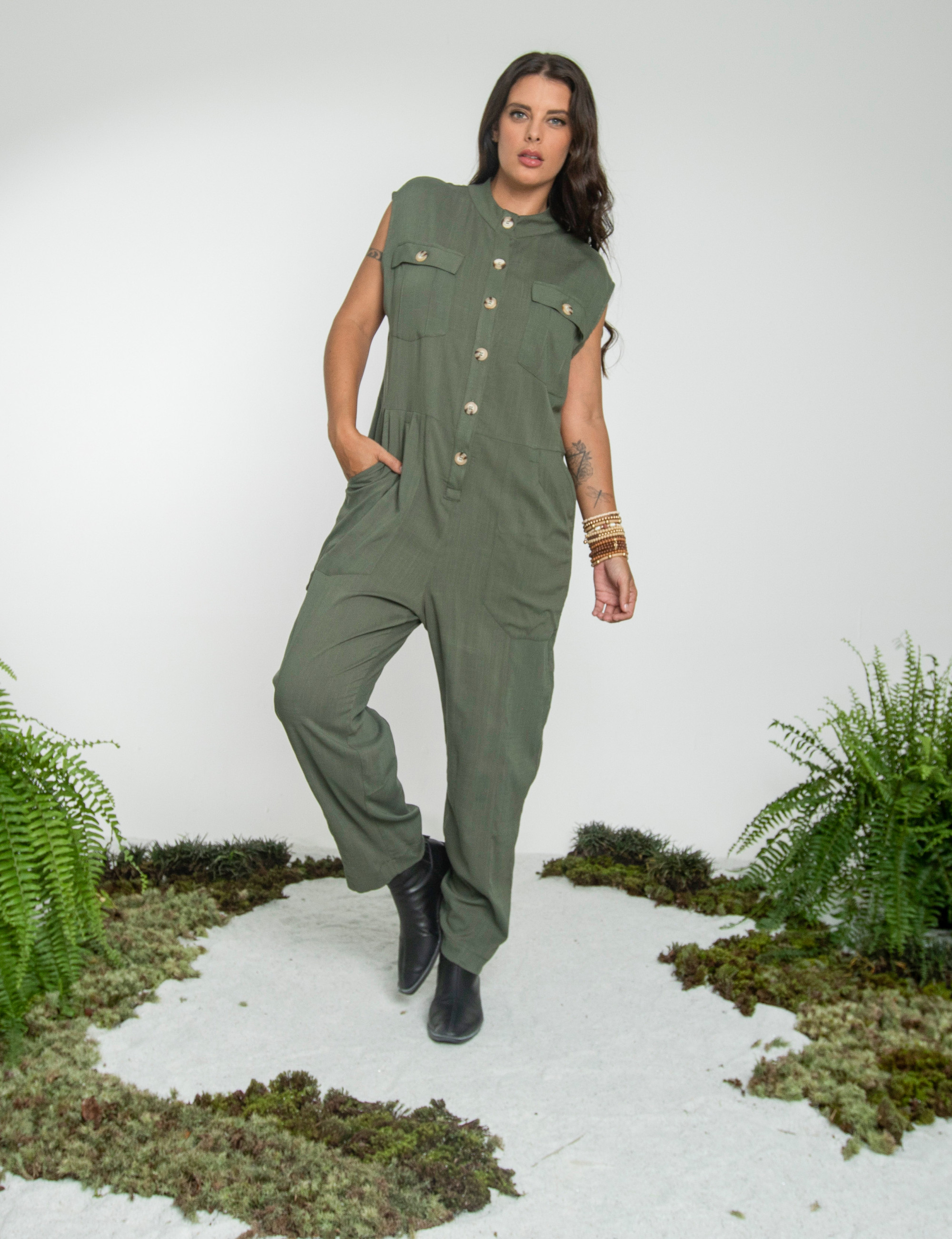 Macacão Vista Botão Linho Verde Botânico