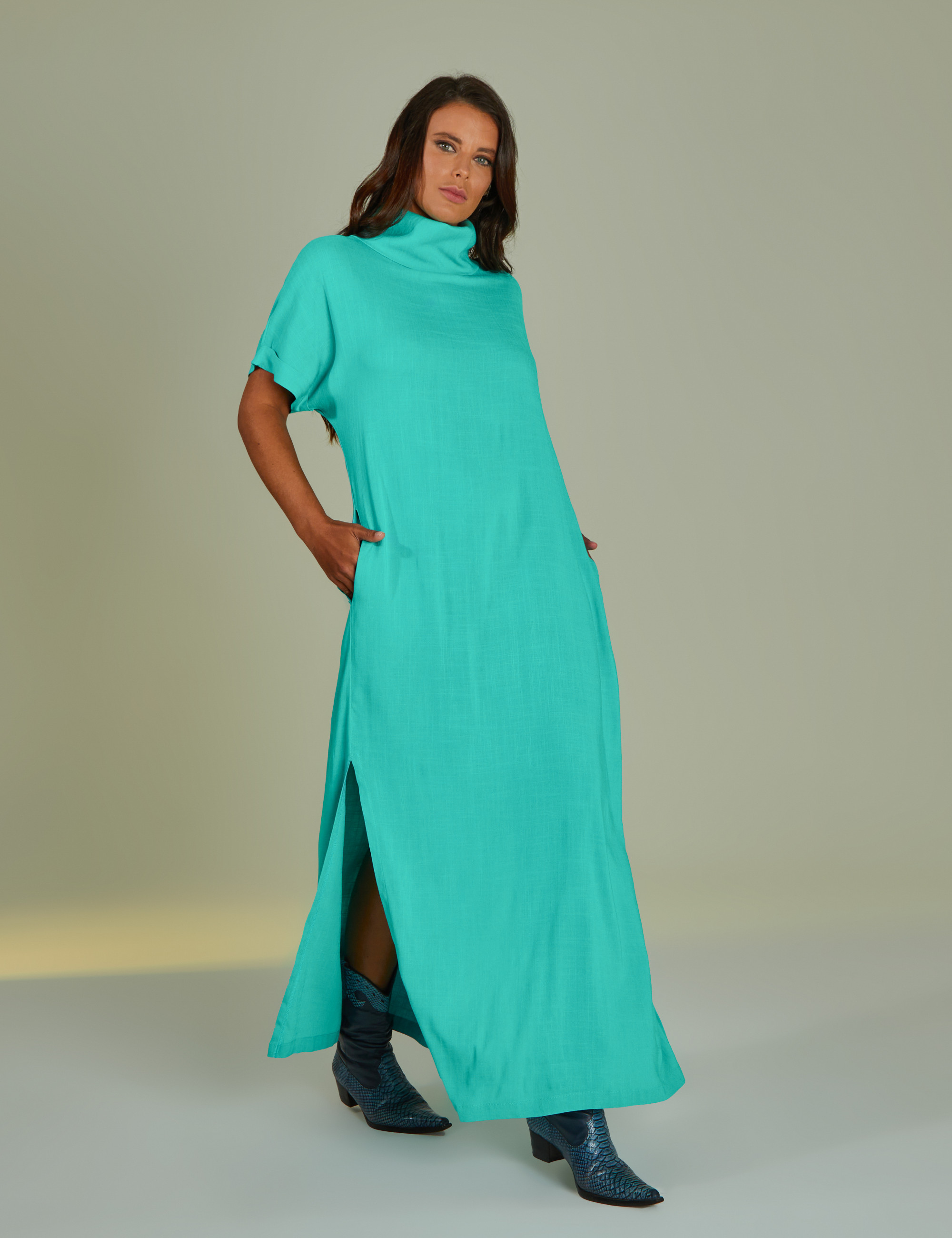 Vestido Linho Gola Alta Azul Caribe