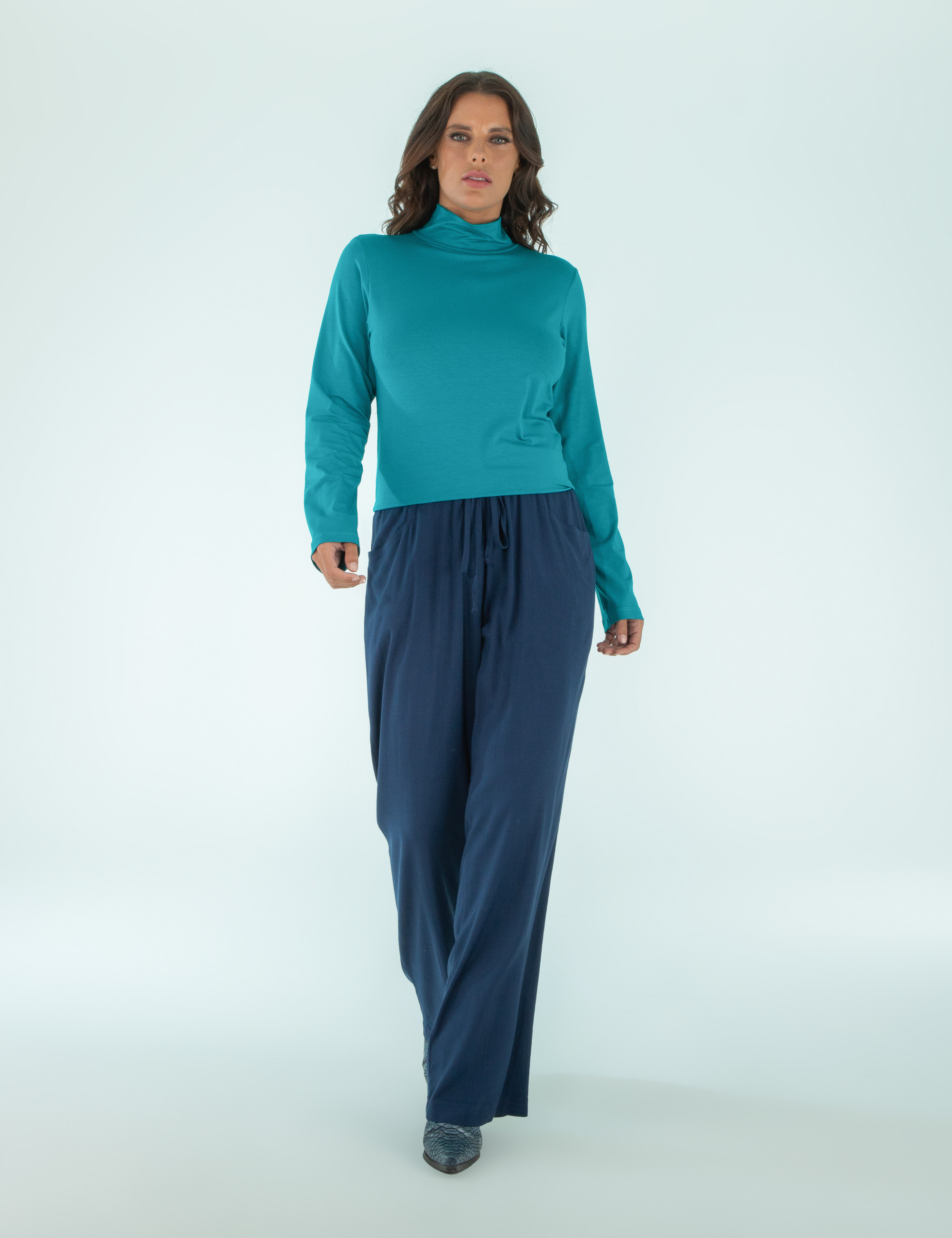 Blusa Malha Básica Azul Mediterrâneo