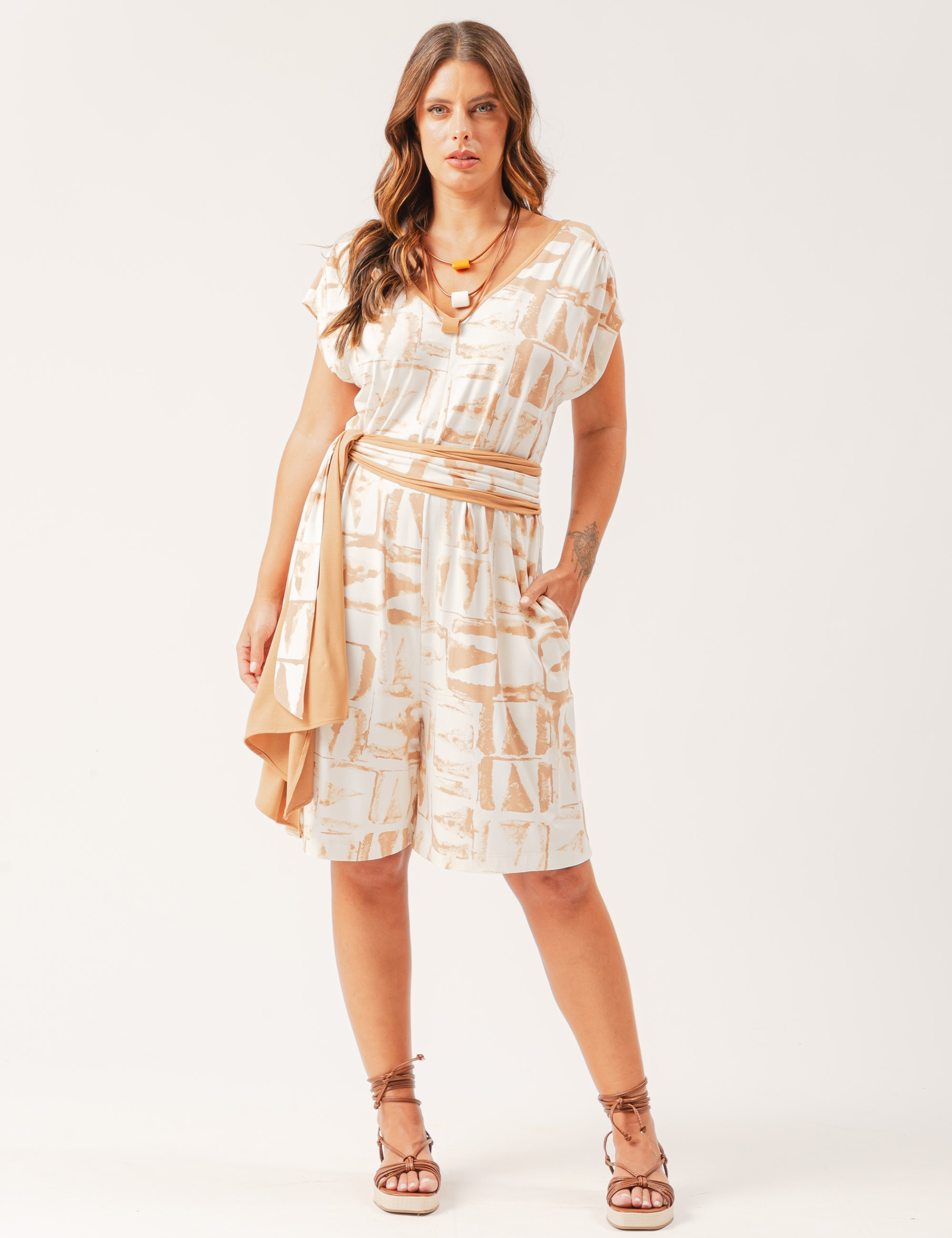 Macaquinho Curto Estampa Blocos