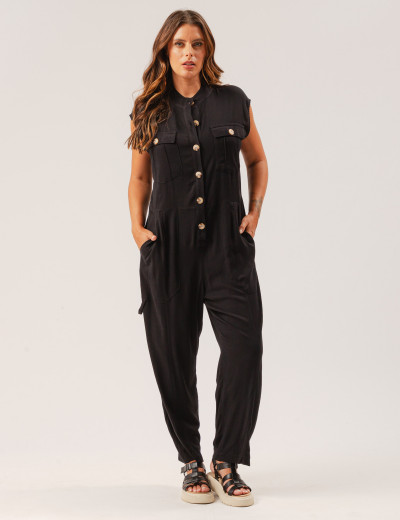 Macacão Vista Botão Linho Preto