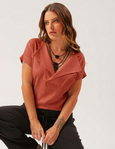 Blusa Linho Pala Decote Marrom Argila