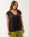 Blusa Decote V Detalhe Ombro Canaleta Preta
