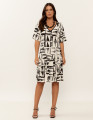 Vestido Manga Curta Estampa Blocos Preta